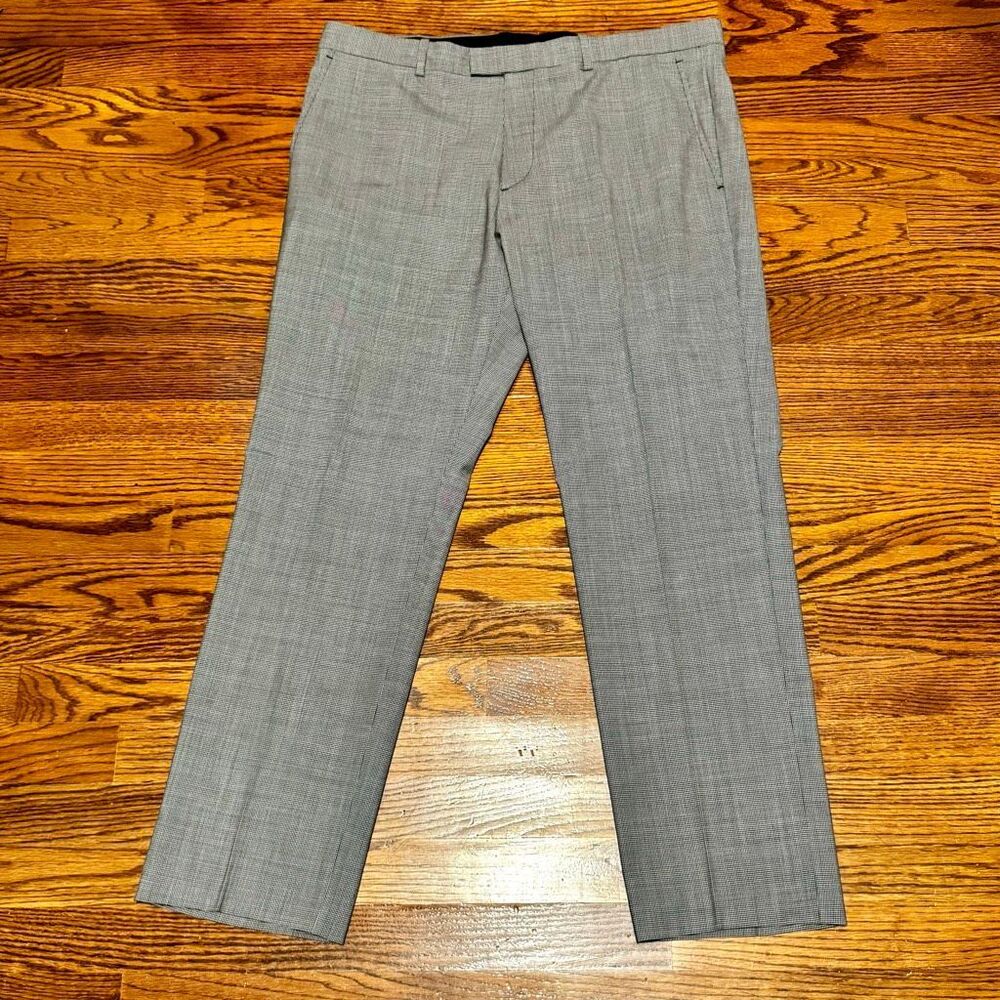 Theory Flat Front Dress Pants. Gray. Size 36
